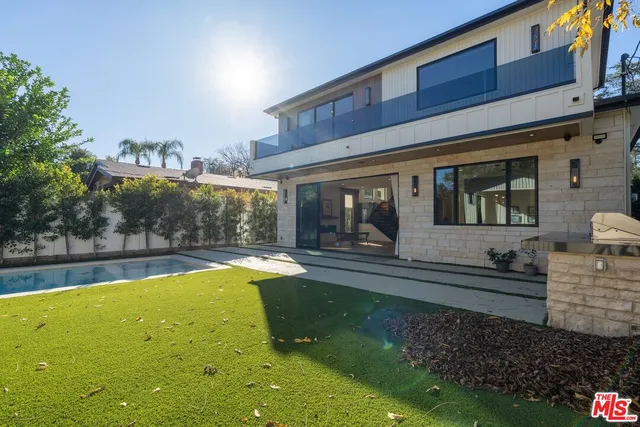 $18,000 | 4708 Noble Avenue, Sherman Oaks, CA 91403