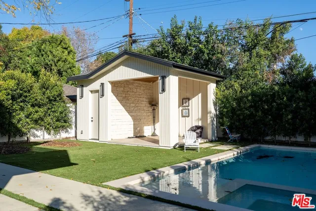 $18,000 | 4708 Noble Avenue, Sherman Oaks, CA 91403