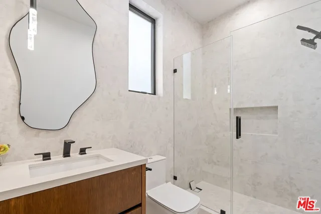 $18,000 | 4708 Noble Avenue, Sherman Oaks, CA 91403