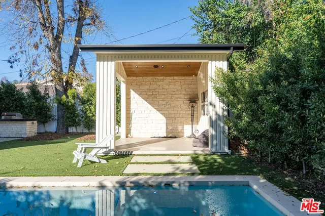 $18,000 | 4708 Noble Avenue, Sherman Oaks, CA 91403