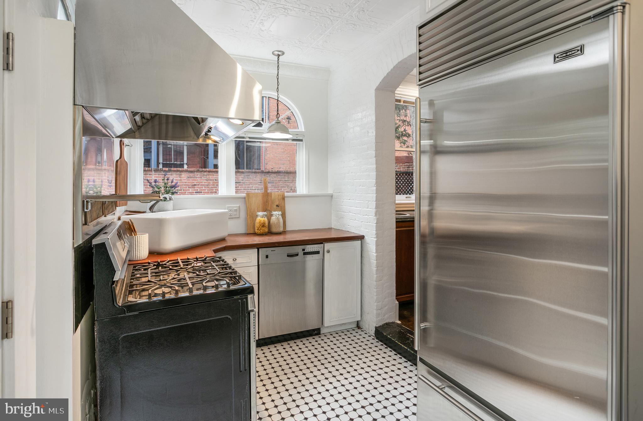 330 A Street Southeast Washington, DC 20003 - Photo 12 of 48