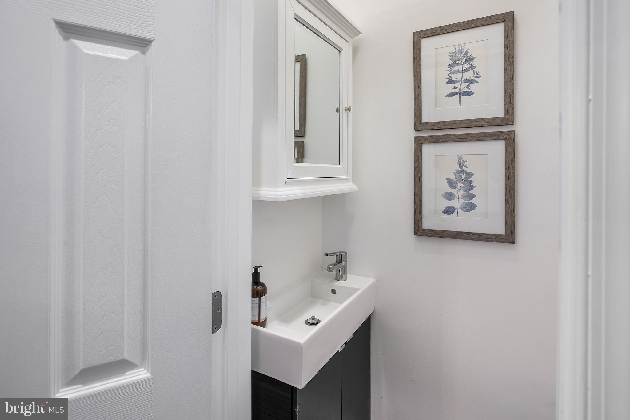 330 A Street Southeast Washington, DC 20003 - Photo 17 of 48