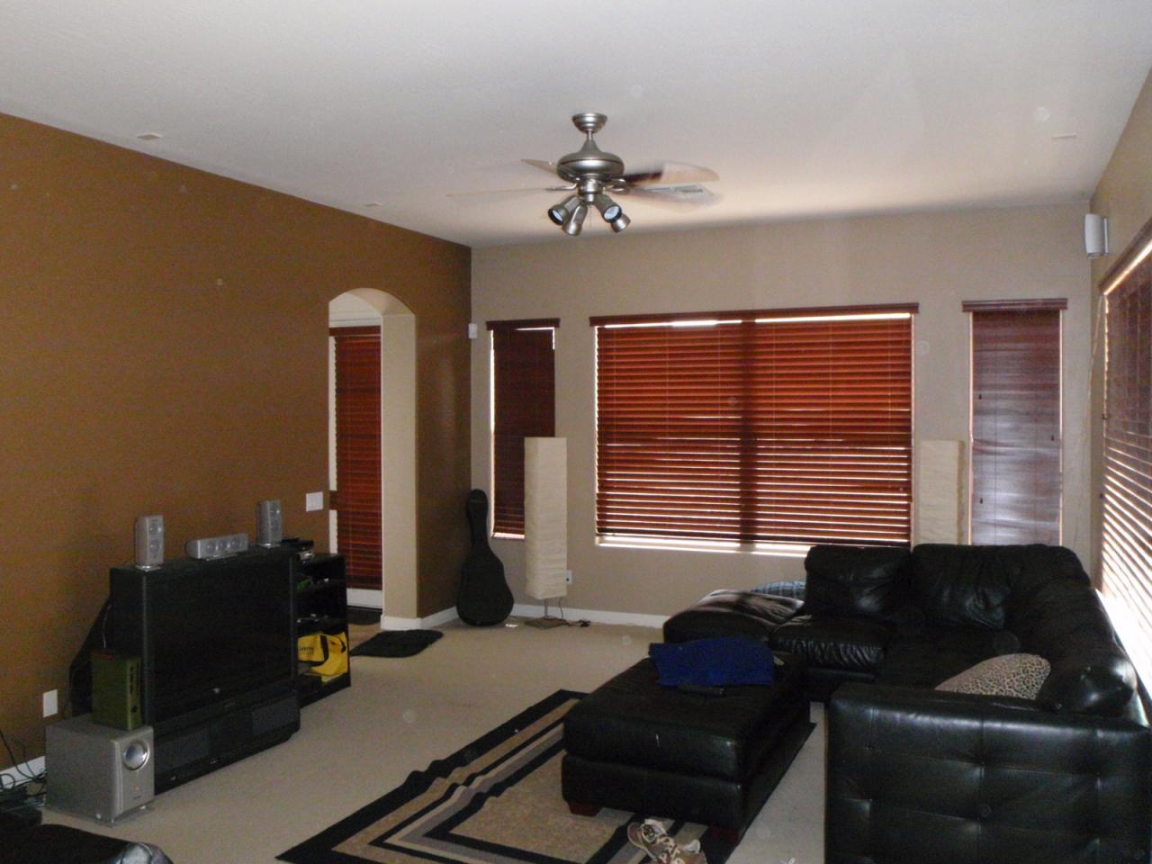 5045 West Yearling Road Phoenix, AZ 85083 - Photo 5 of 20 LIVING ROOM