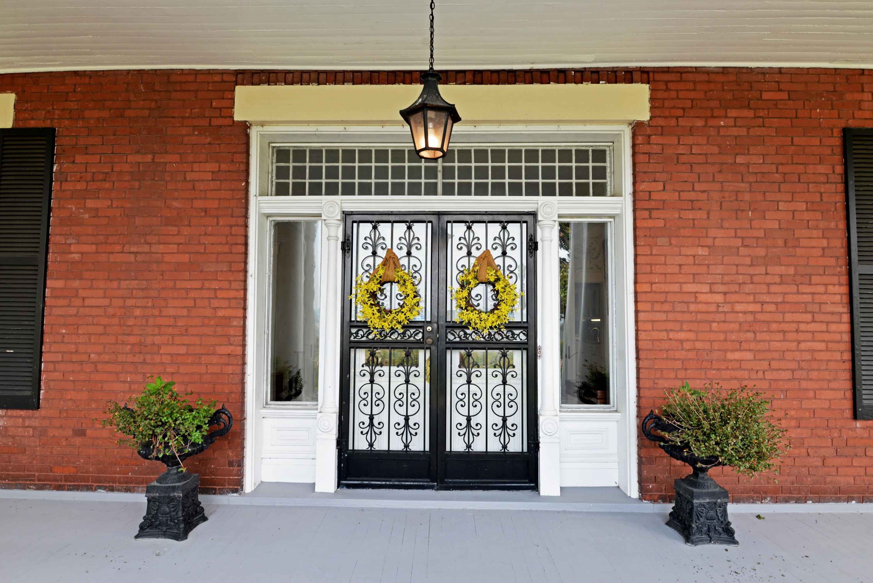 140 North Crest Road Chattanooga, TN 37404 - Photo 5 of 62 Front porch entry