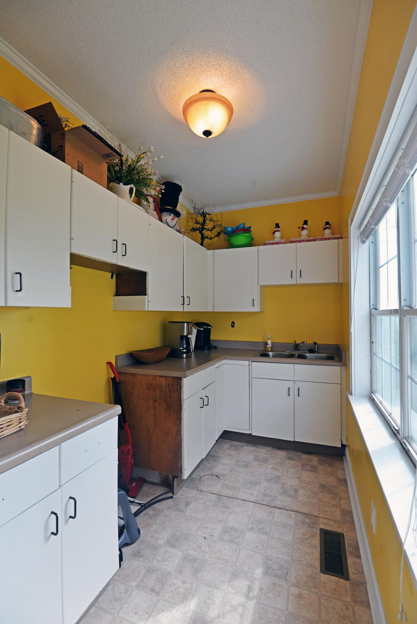 140 North Crest Road Chattanooga, TN 37404 - Photo 52 of 62 Guest house kitchen view 1