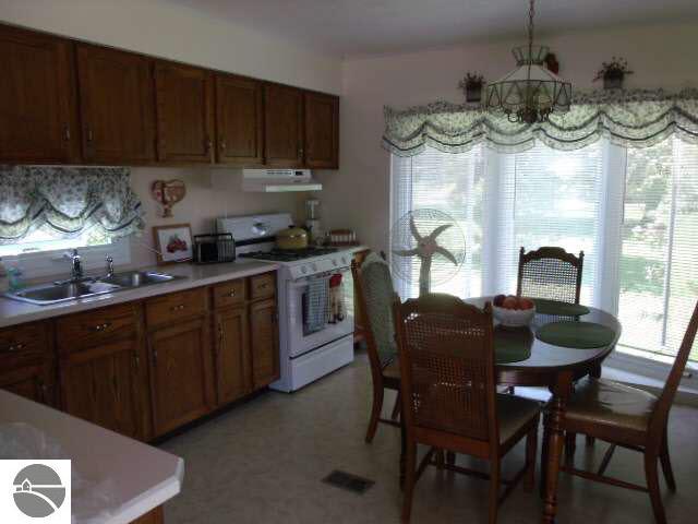 3894 Wyatt Road Standish, MI 48658 - Photo 5 of 8 1752133-4.JPG