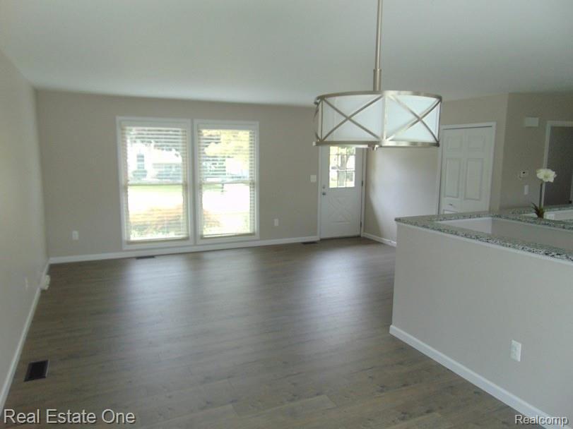 700 Bolinger Street Rochester Hills, MI 48307 - Photo 17 of 39