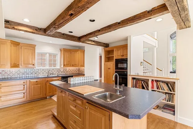 $2,950,000 | 52 Willow Street, Dover, MA 02030