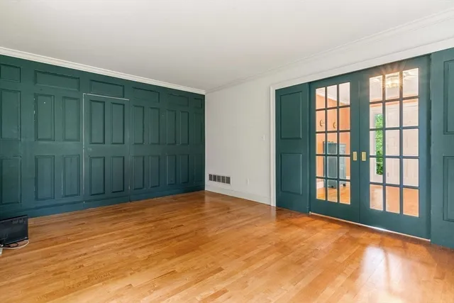 $2,950,000 | 52 Willow Street, Dover, MA 02030