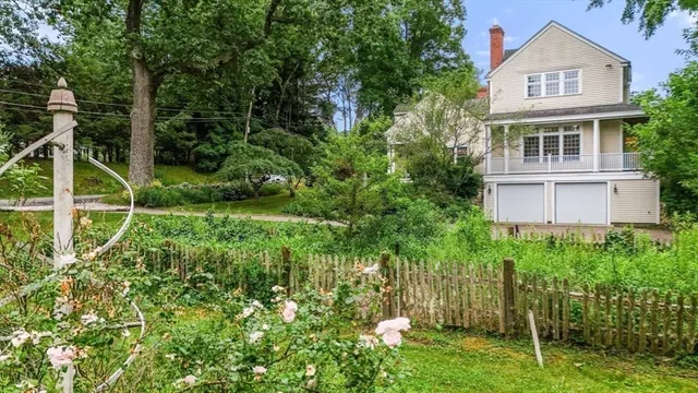 $2,950,000 | 52 Willow Street, Dover, MA 02030
