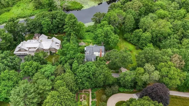$2,950,000 | 52 Willow Street, Dover, MA 02030