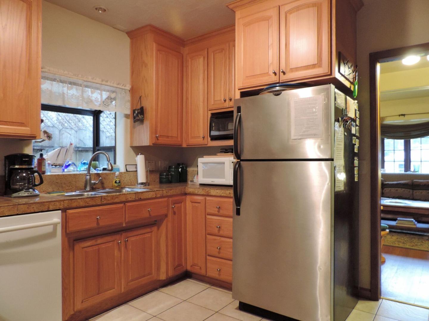 208 Venetian Road Aptos, CA 95003 - Photo 10 of 31 Gallery Image 10