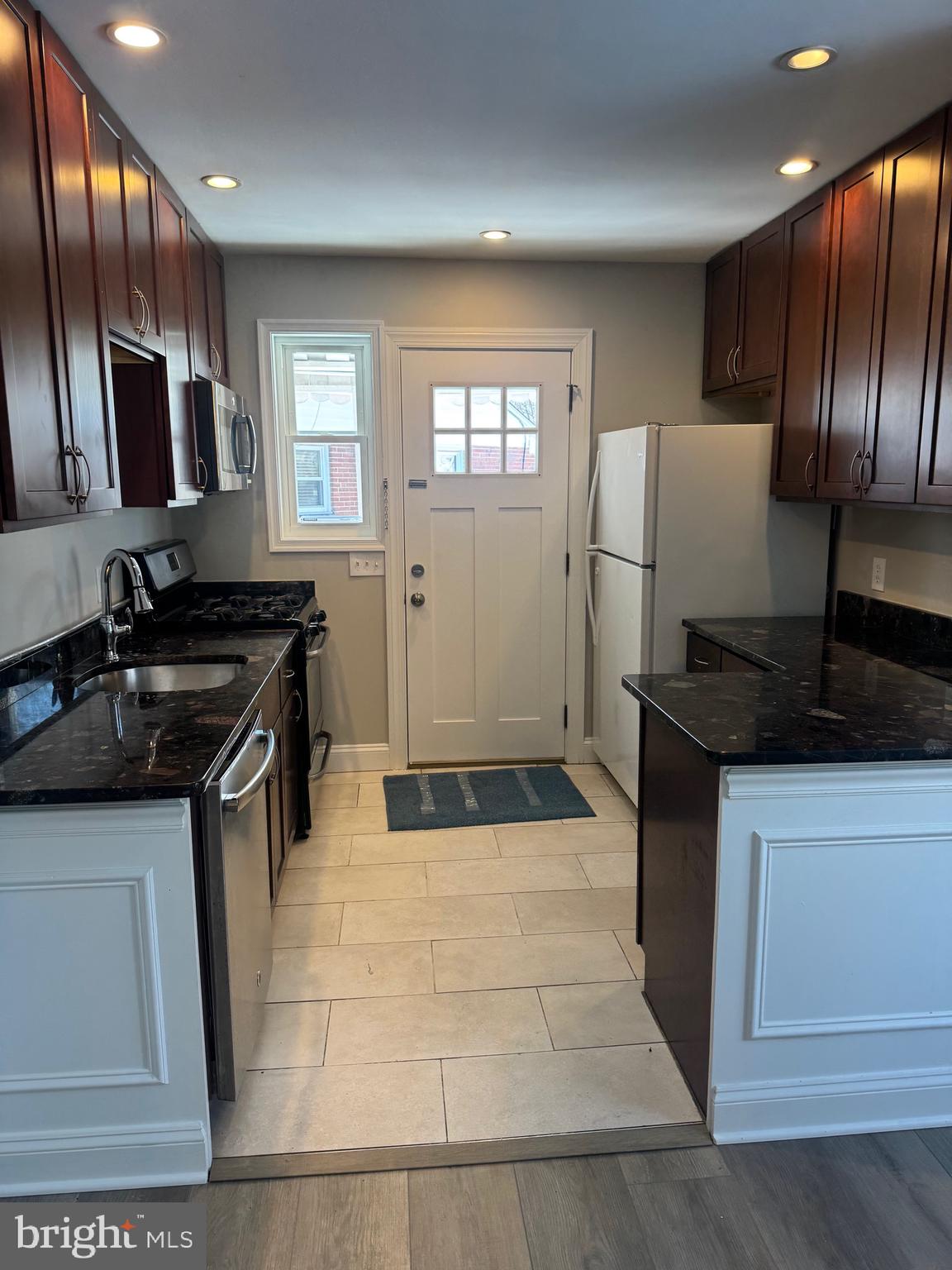 2904 Fenimore Road Silver Spring, MD 20902 - Photo 4 of 37 Gallery Image 4