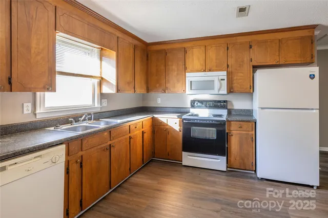 $975 | 424 South 4th Street, Unit 4, Albemarle, NC 28001