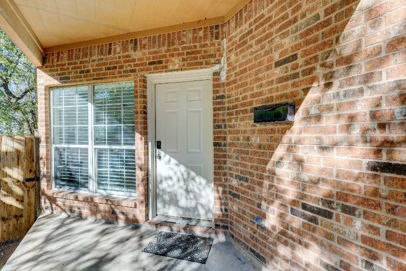 10302 Buffum Street, Unit B Houston, TX 77051 - Photo 3 of 17