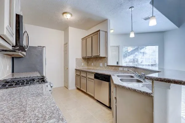 $2,100 | 10302 Buffum Street, Unit B, Houston, TX 77051