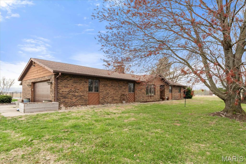 6662 Schiermeier Road Freeburg, IL 62243 - Photo 3 of 57 Gallery Image 3