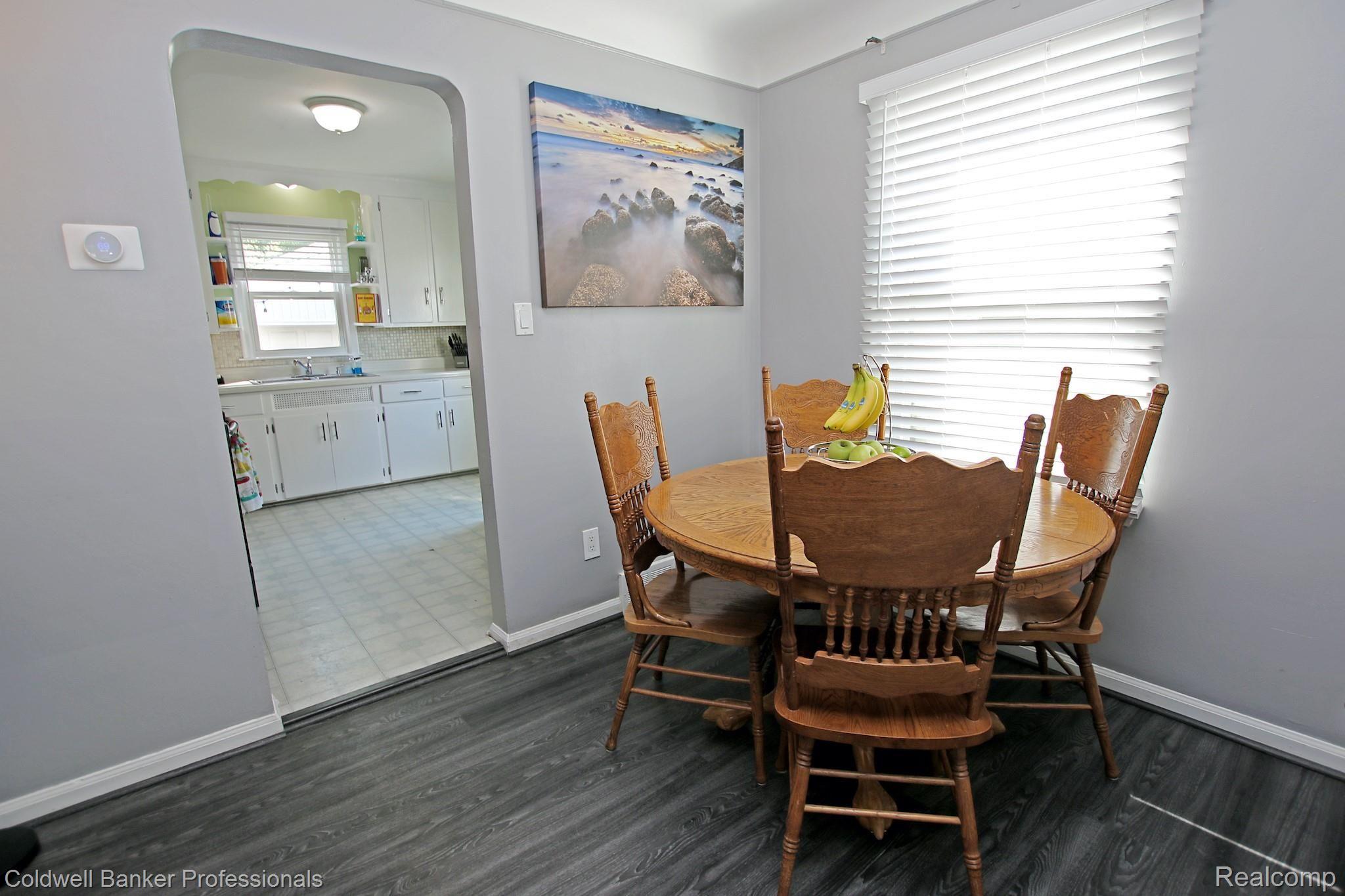 3796 Greenfield Road Berkley, MI 48072 - Photo 10 of 40 10) Dining Area.jpg