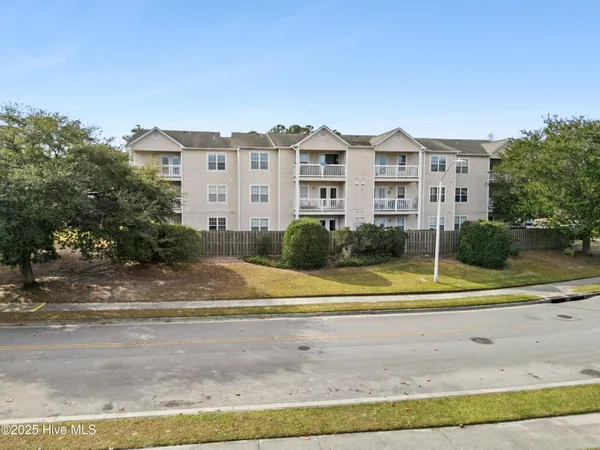 $179,900 | 906 Litchfield Way, Unit L, Wilmington, NC 28405