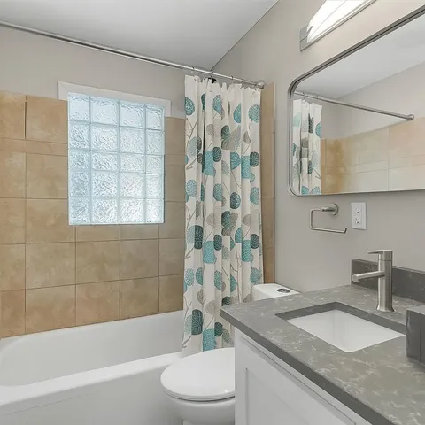 $375,000 | 211 92nd Avenue Northeast, Blaine, MN 55434