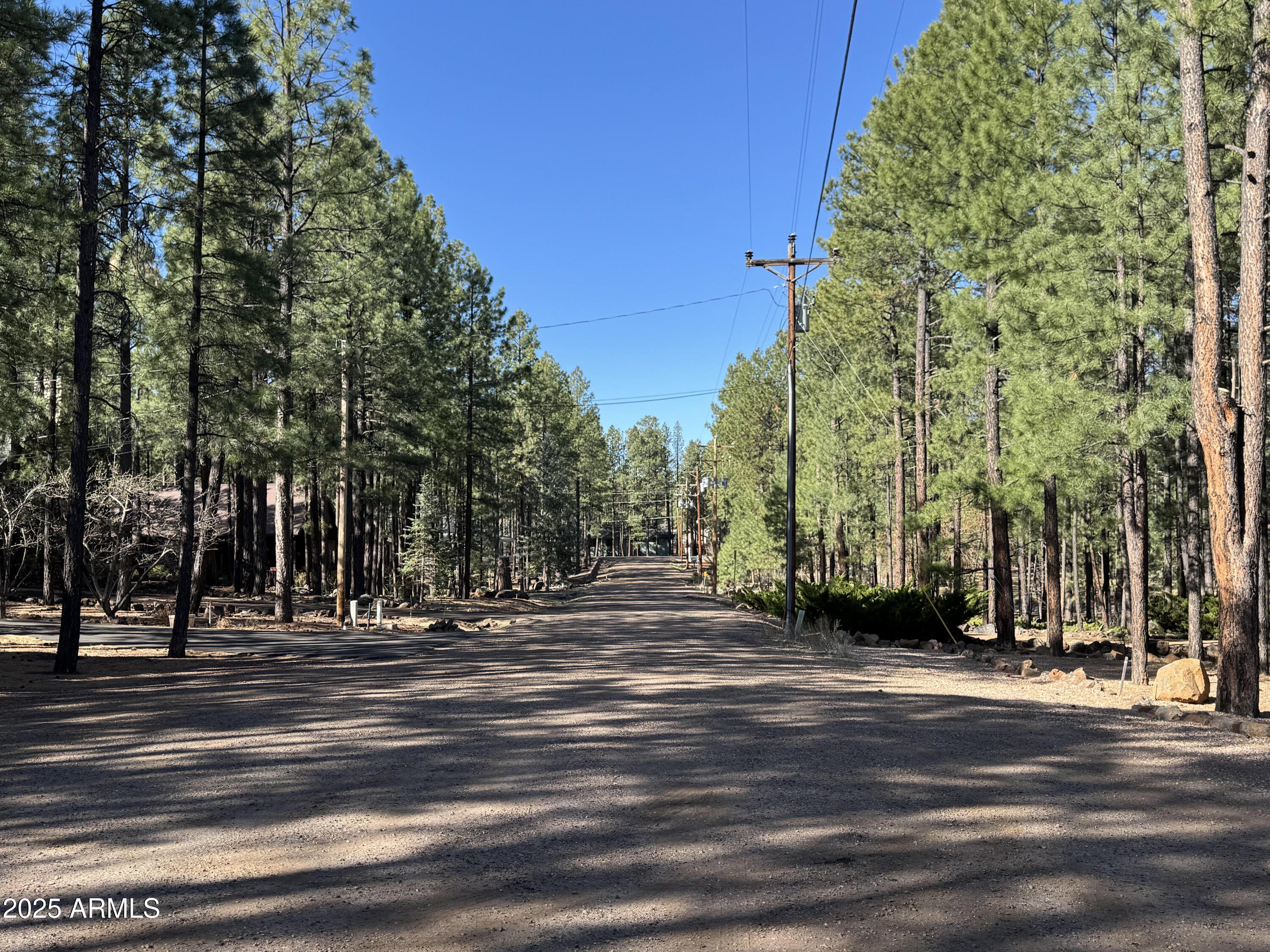 7543 Sunset Circle, Unit 81 Pinetop, AZ 85935 - Photo 3 of 5 a view of a city view