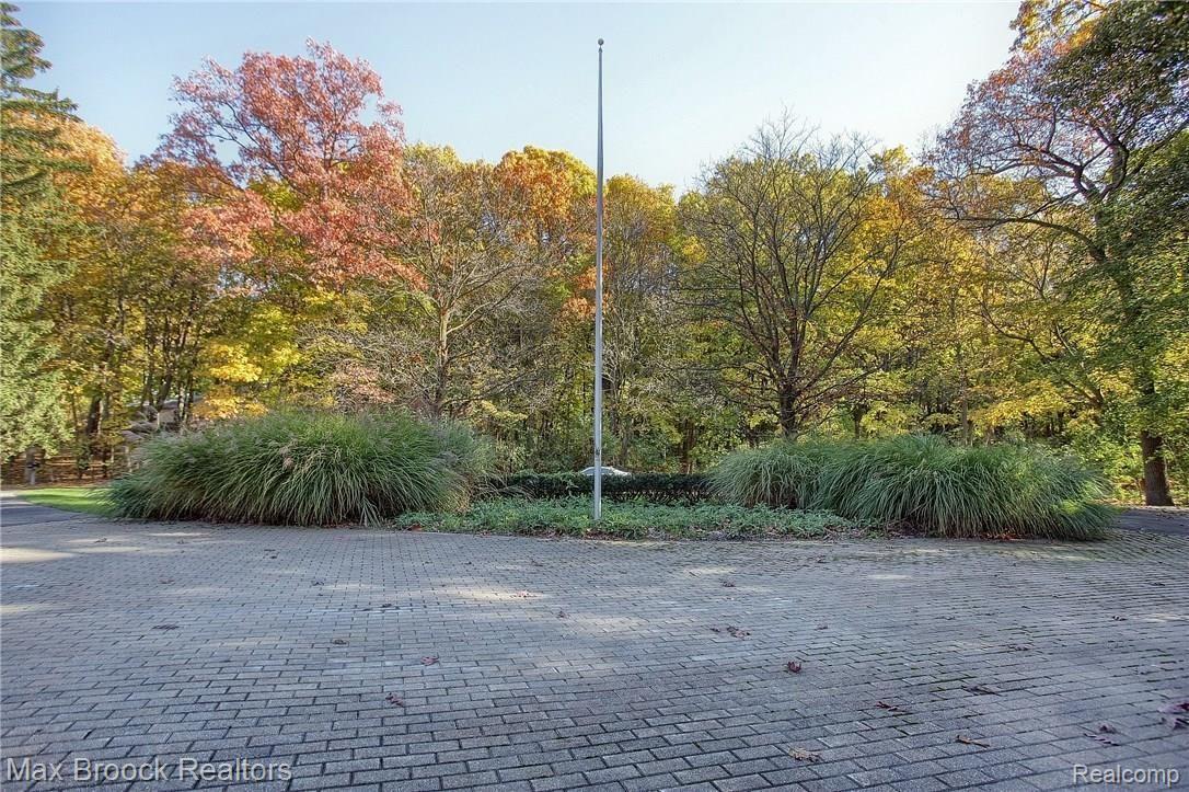 1301 Trowbridge Road Bloomfield Hills, MI 48304 - Photo 9 of 25 Front_Landscaping.jpg