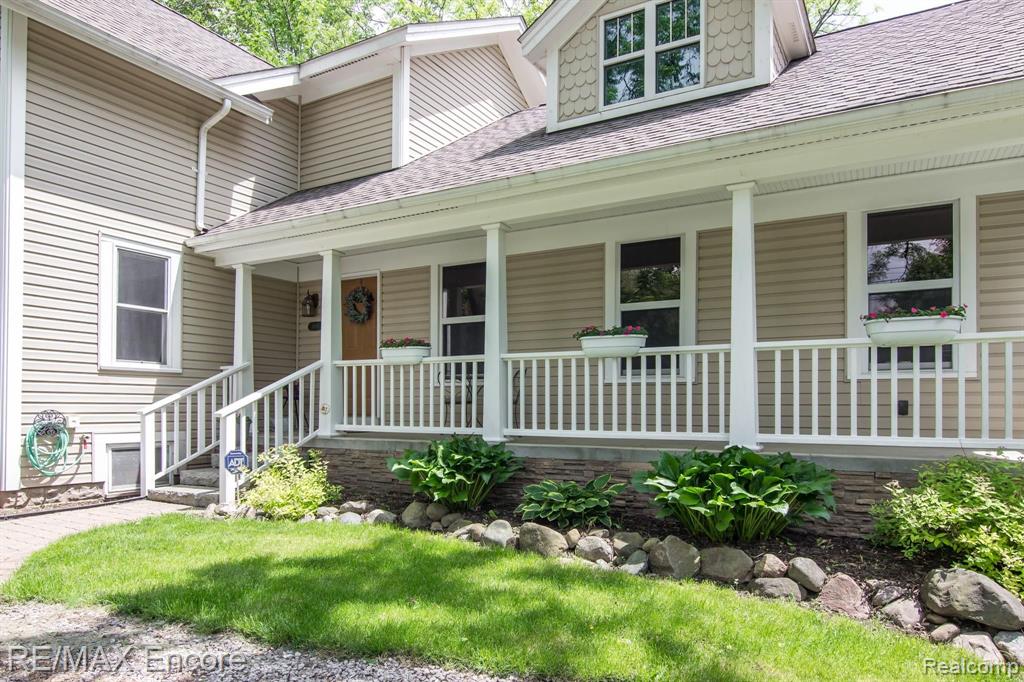 2645 Hickory Lawn Road Rochester Hills, MI 48307 - Photo 3 of 39