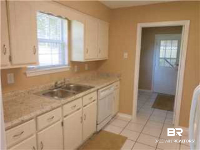 1319 Burnt Tree Drive East Mobile, AL 36695 - Photo 3 of 13 Kitchen