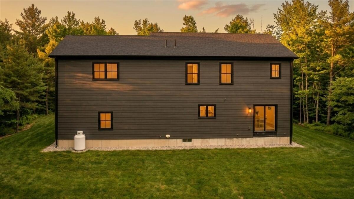 321 Pownal Road Freeport, ME 04032 - Photo 14 of 114 012-2026-04-07_Heather Roy_321 Pownal Rd