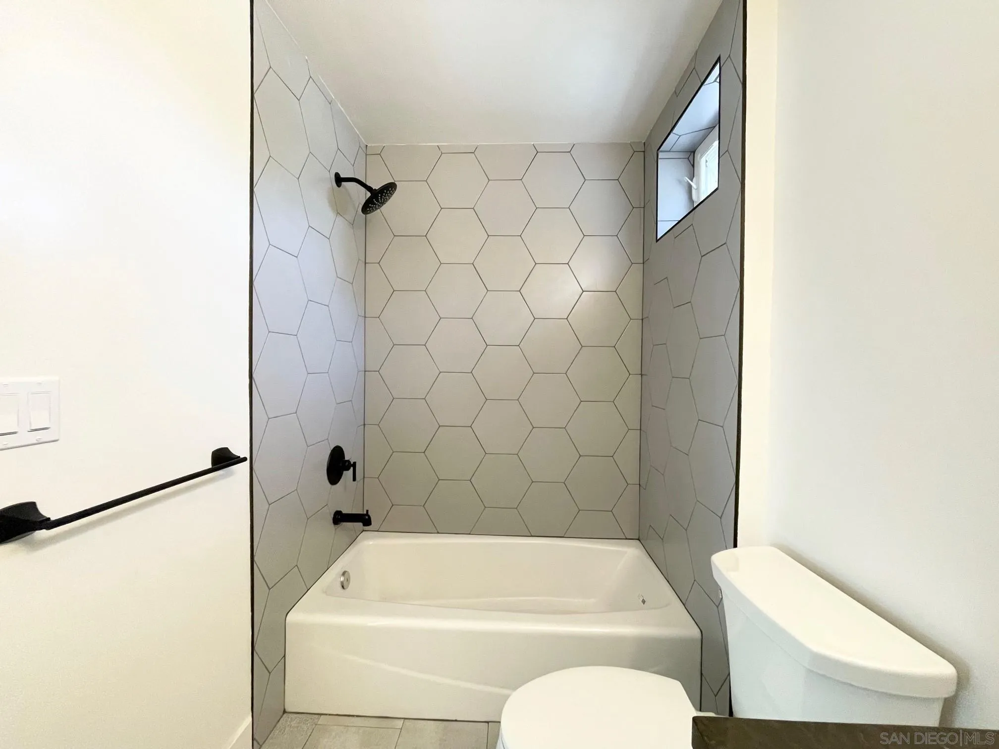 921-927 Regal Road Encinitas, CA 92024 - Photo 9 of 27