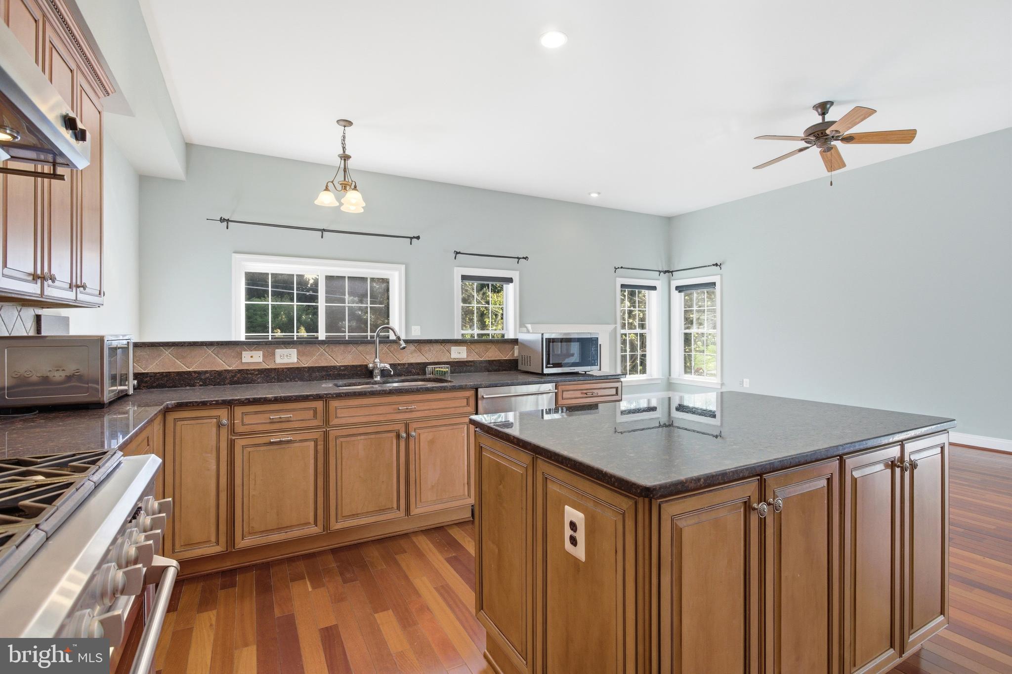 6411 Velliety Lane Springfield, VA 22152 - Photo 16 of 41