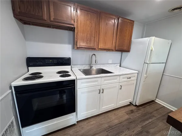 $975 | 10761 Main Street, Unit 5, Clarence, NY 14031