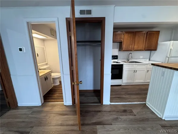 $975 | 10761 Main Street, Unit 5, Clarence, NY 14031