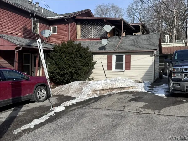 $975 | 10761 Main Street, Unit 5, Clarence, NY 14031