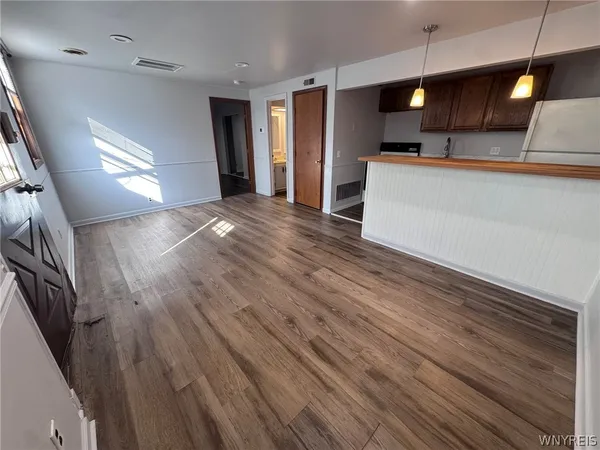 $975 | 10761 Main Street, Unit 5, Clarence, NY 14031