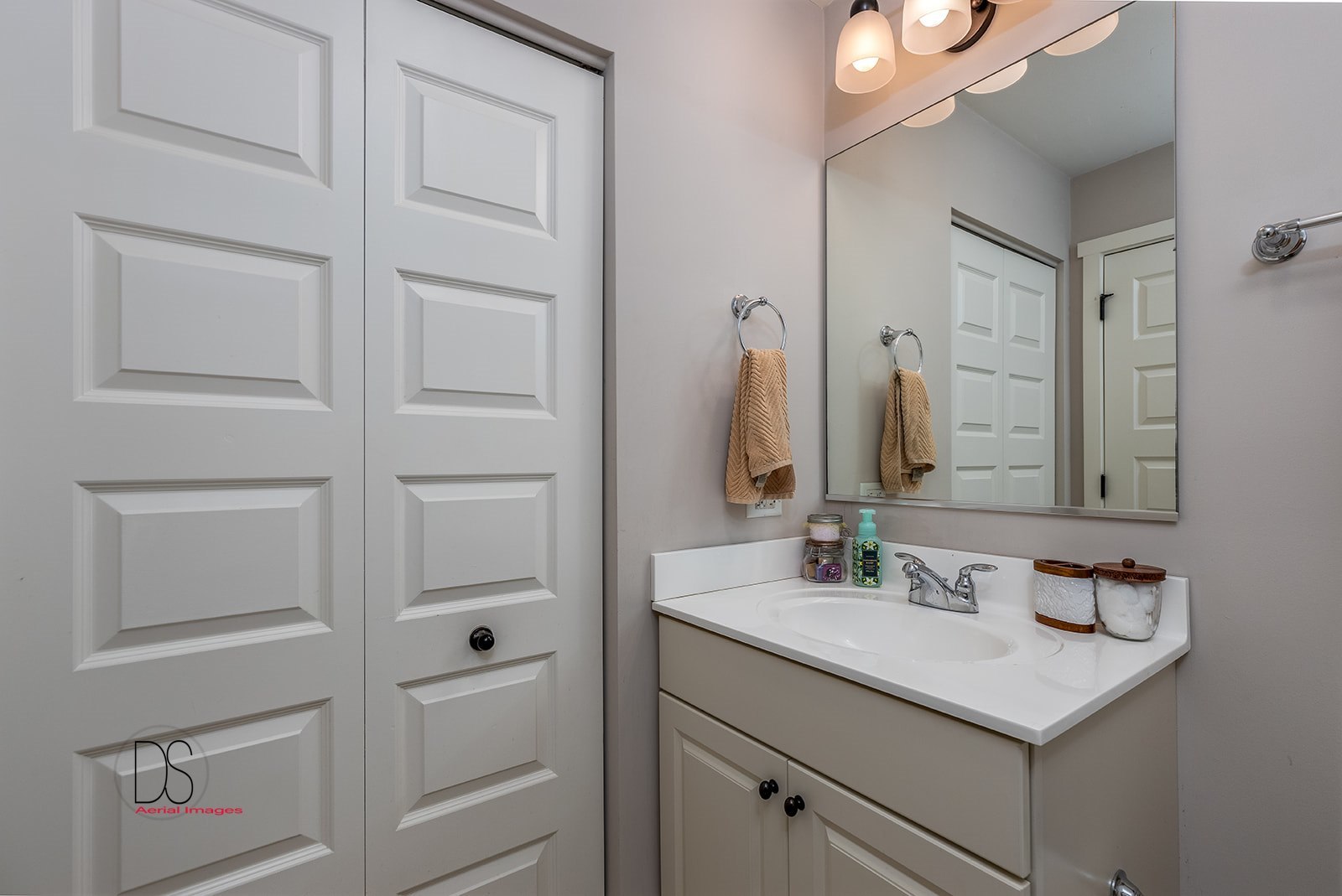 5 River Row Ottawa, IL 61350 - Photo 23 of 31 a bathroom with a sink vanity and a mirror