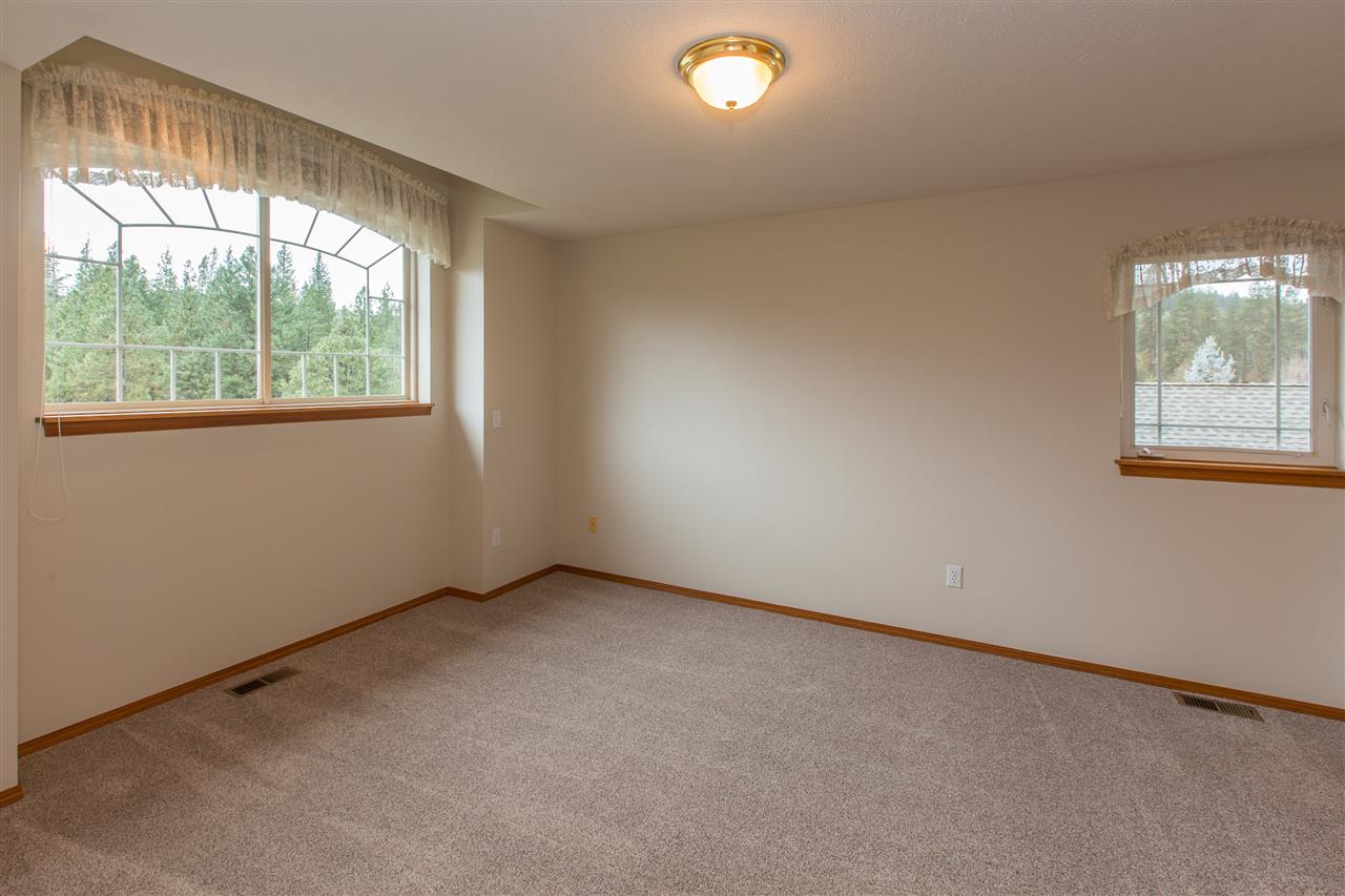 107 East Meadowlane Road Spokane, WA 99224 - Photo 14 of 20