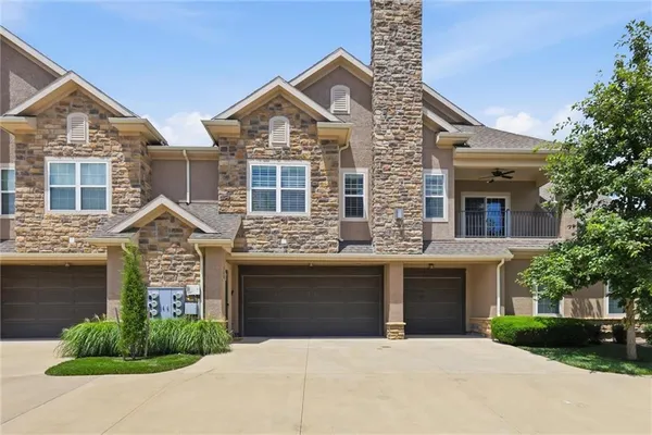 $335,000 | 15919 Fontana Street, Unit 230, Overland Park, KS 66085