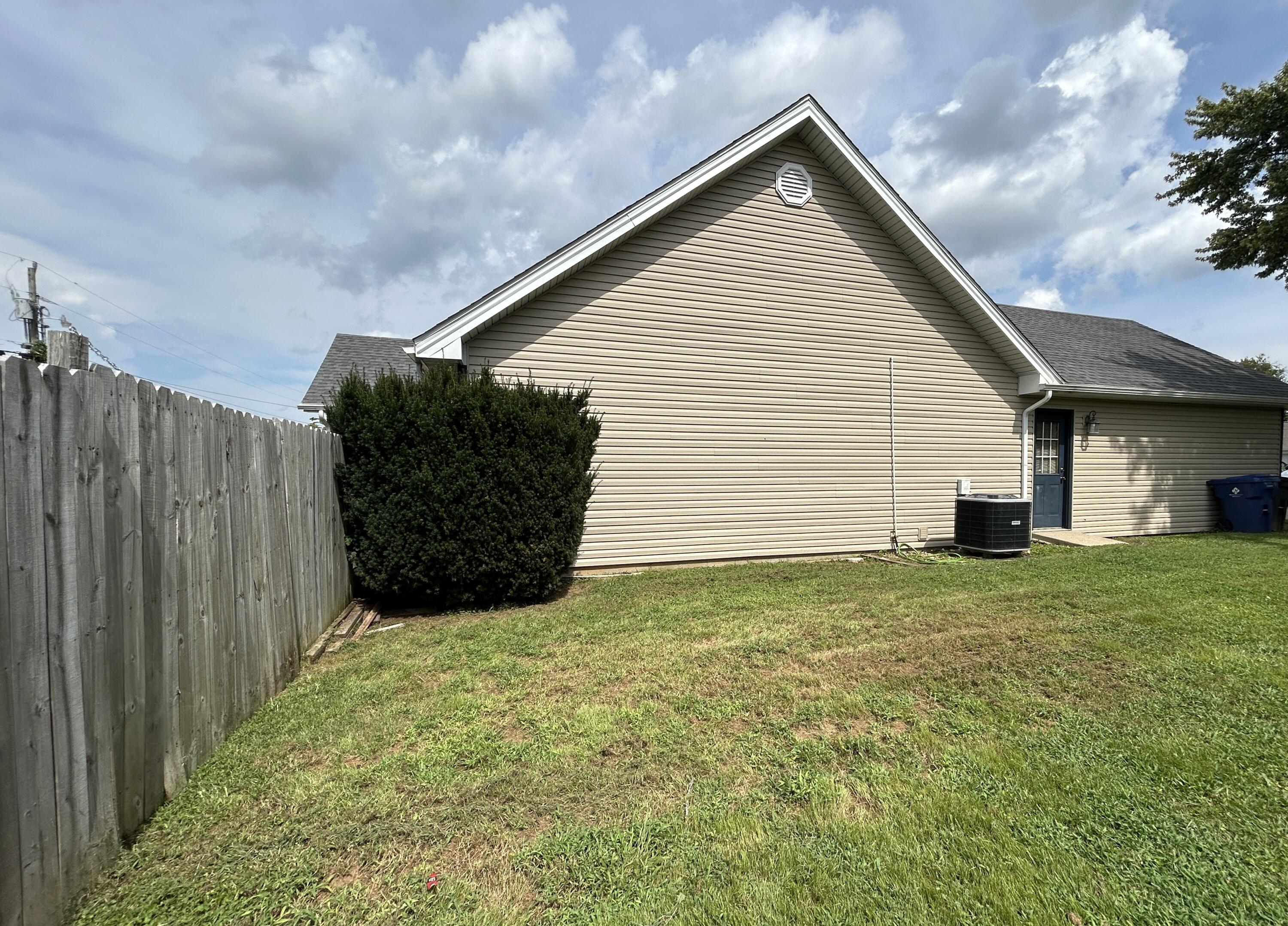 1692 Patterson Branch Road Somerset, KY 42503 - Photo 5 of 38 IMG_9441
