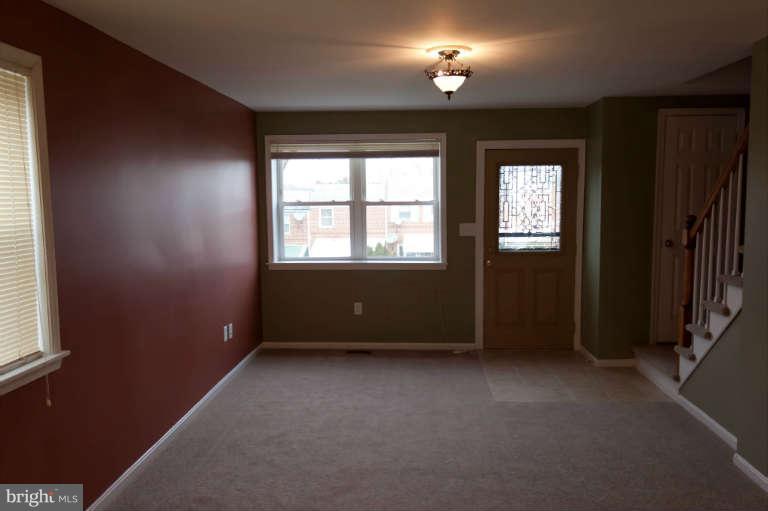 1012 Wedgewood Road Baltimore, MD 21229 - Photo 4 of 13 Family Room