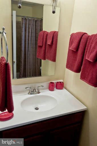 1012 Wedgewood Road Baltimore, MD 21229 - Photo 9 of 13 Bath