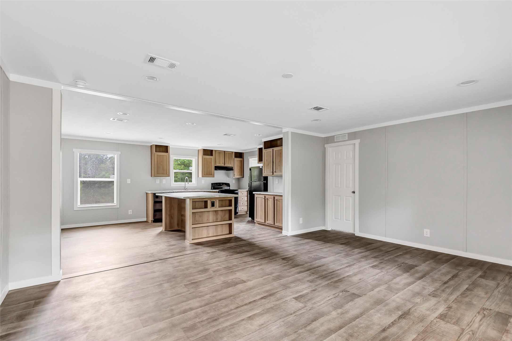 732 Lake Camelot Circle Ivanhoe, TX 75979 - Photo 4 of 18 a view of a livingroom with furniture and window