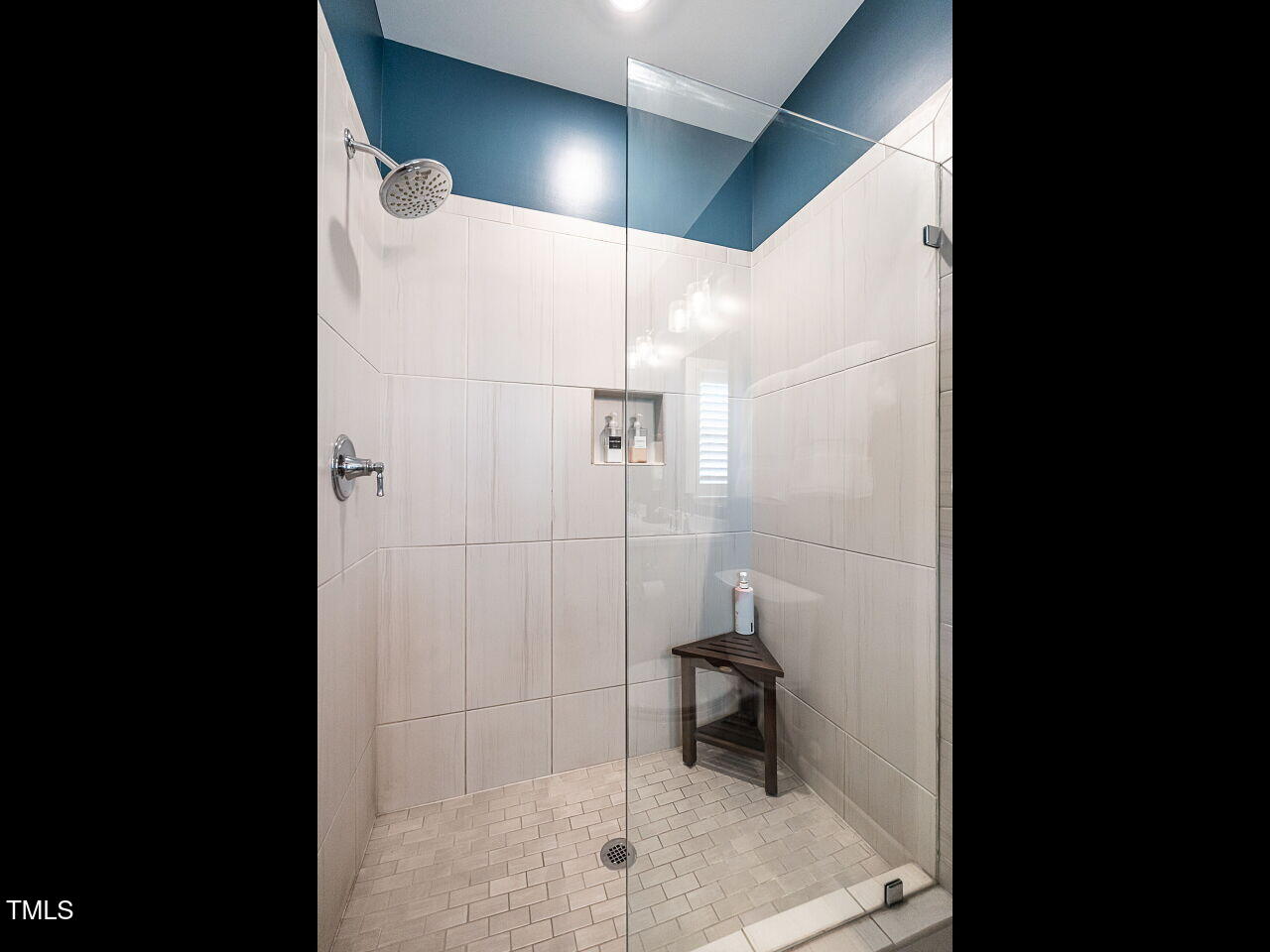 1610 Draper View Loop, Unit 101 Raleigh, NC 27608 - Photo 29 of 38