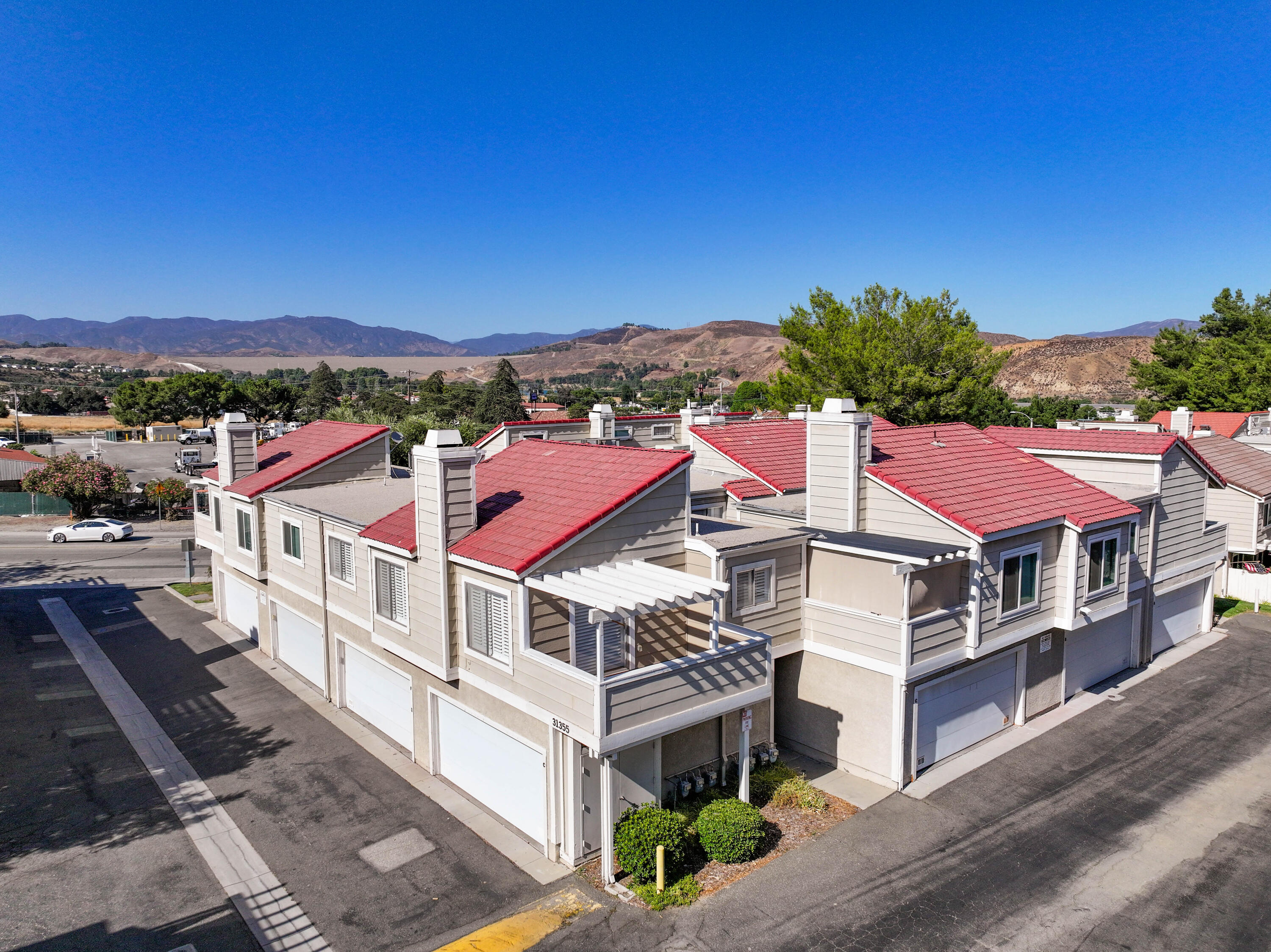 31355 The Old Road, Unit F Castaic, CA 91384 - Photo 33 of 38 The Old Rd #F-34