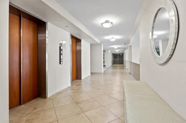 $575,000 | 707 South Gulfstream Avenue, Unit 906, Sarasota, FL 34236