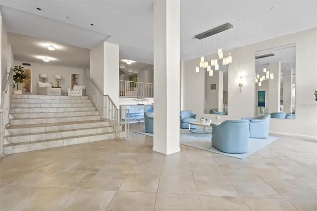 $575,000 | 707 South Gulfstream Avenue, Unit 906, Sarasota, FL 34236