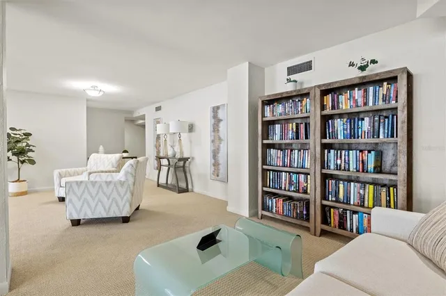 $575,000 | 707 South Gulfstream Avenue, Unit 906, Sarasota, FL 34236