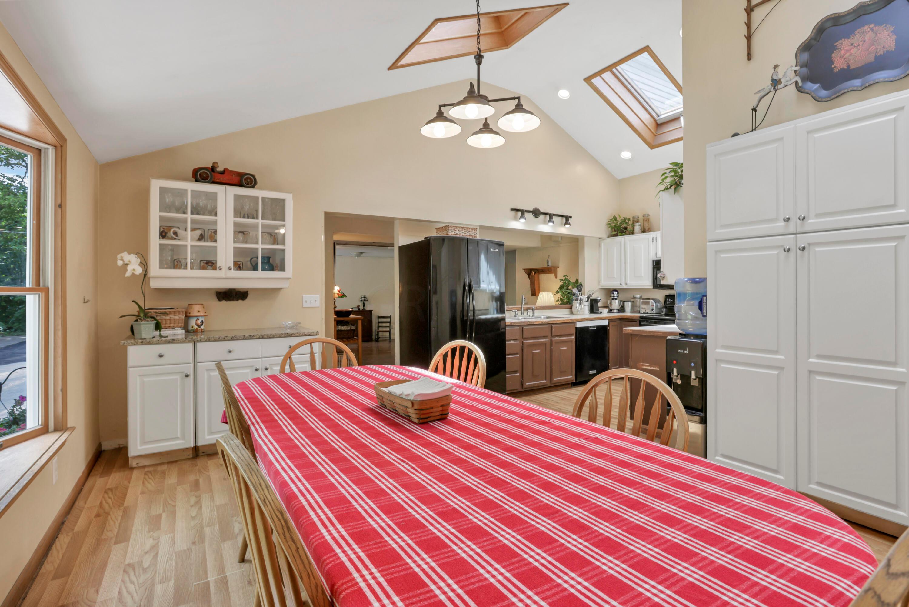 2751 Clifton Road Columbus, OH 43221 - Photo 27 of 62 Kitchen