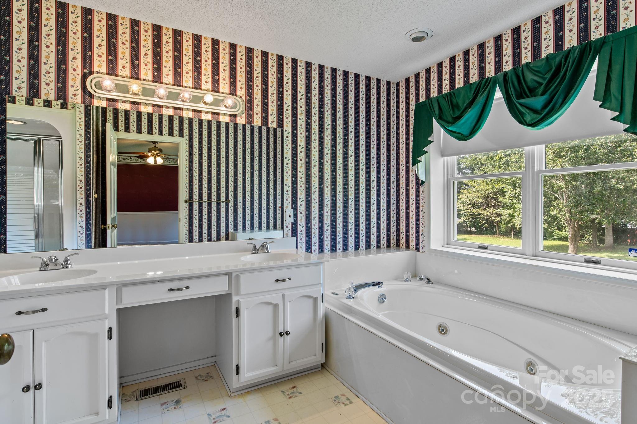 3323 Kelly Road Charlotte, NC 28216 - Photo 21 of 39 Gallery Image 21