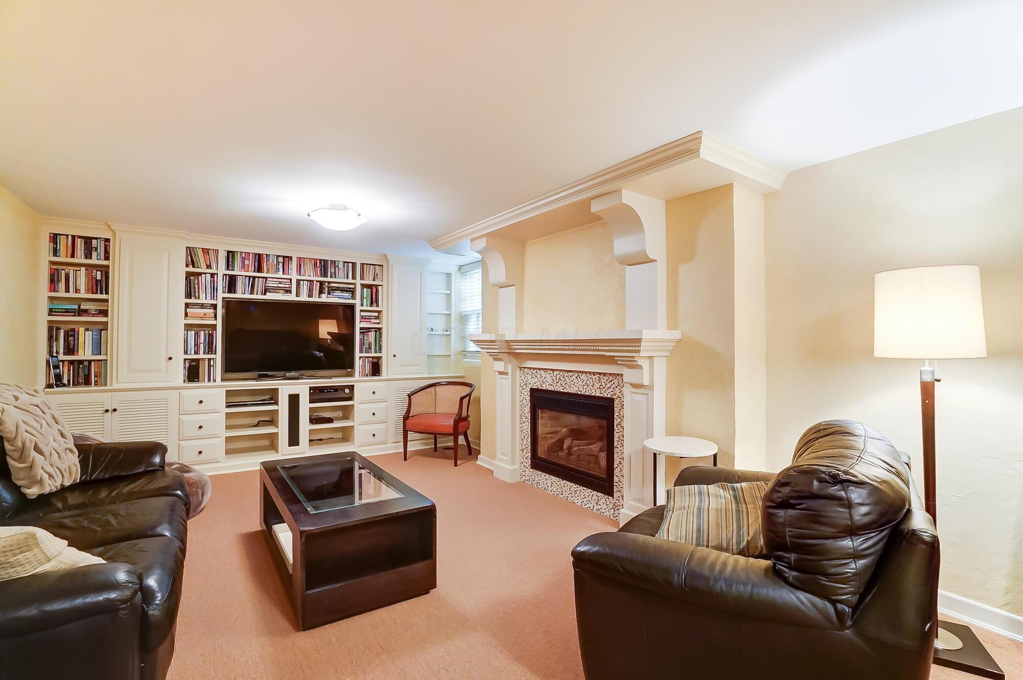 1874 Collingswood Road Upper Arlington, OH 43221 - Photo 72 of 113 076